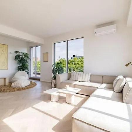 Luxeliving Rentals *